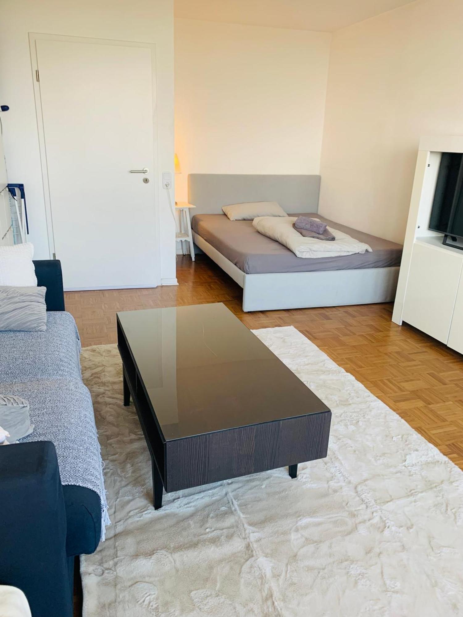 Business Messe Apartment & Wellness Spa Дюссельдорф Экстерьер фото